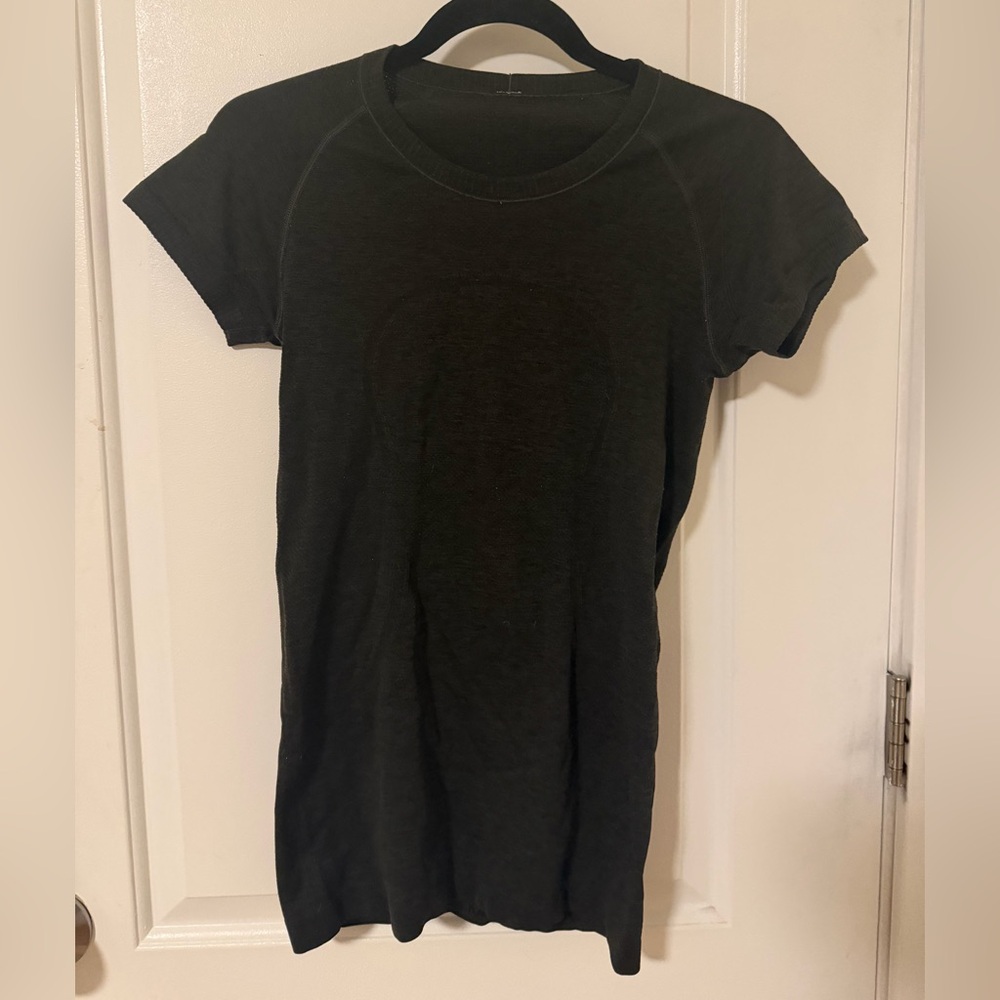 Lululemon Swifty Tech Short Sleeve Top- Size 6